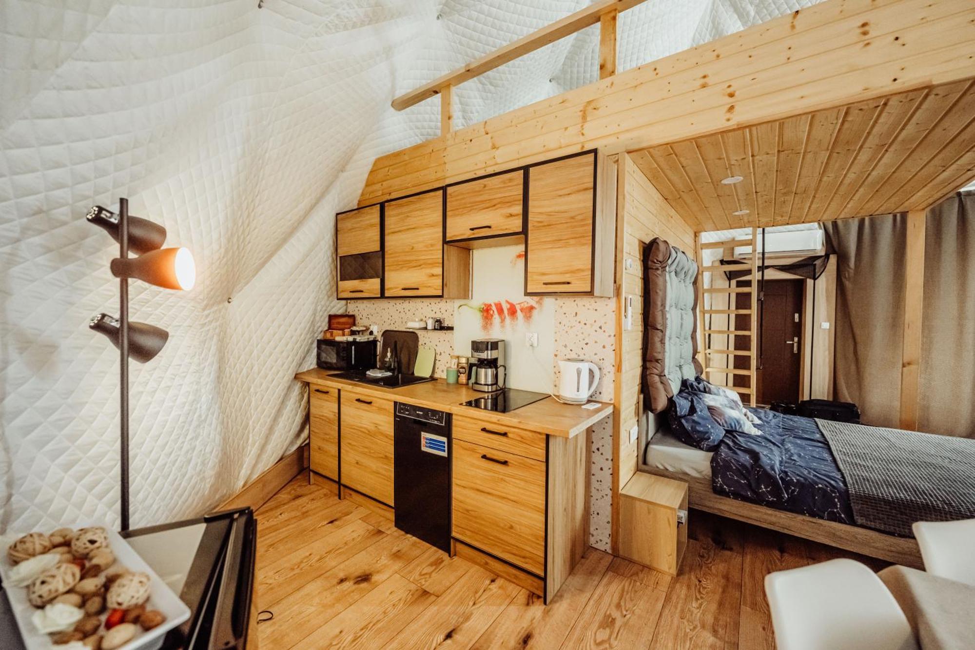 Karkonoski Glamping * Lomnica (Jelenia Gora)